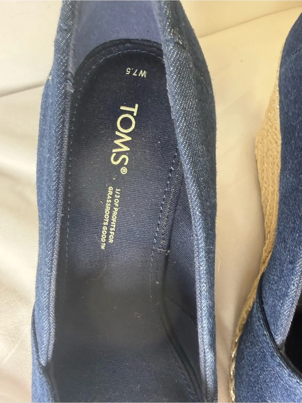 TOMS Women’s Navy Blue Open Toe Espadrille Wedge Heels Size 7.5 Denim Look